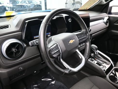 Used 2023 Chevrolet Colorado LT w/ LT Convenience Package II AWD/4WD image 10