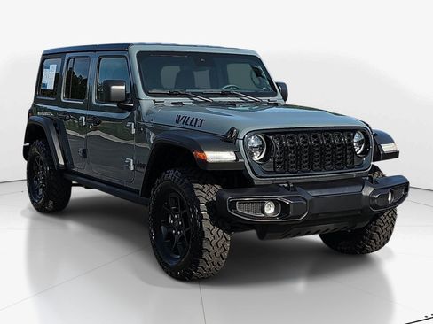 Used 2025 Jeep Wrangler Unlimited Sport AWD/4WD image 2