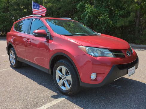 Used 2015 Toyota RAV4 XLE AWD/4WD image 2