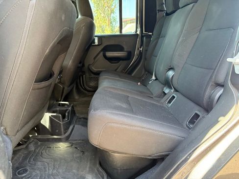 Used 2020 Jeep Gladiator Sport w/ Quick Order Package 24S AWD/4WD image 9