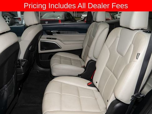Used 2023 Kia Telluride SX AWD/4WD image 9