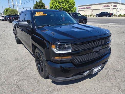 Used 2018 Chevrolet Silverado 1500 Custom w/ Custom Value Package RWD image 3