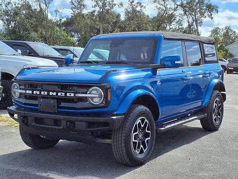 Used 2022 Ford Bronco Outer Banks image 3