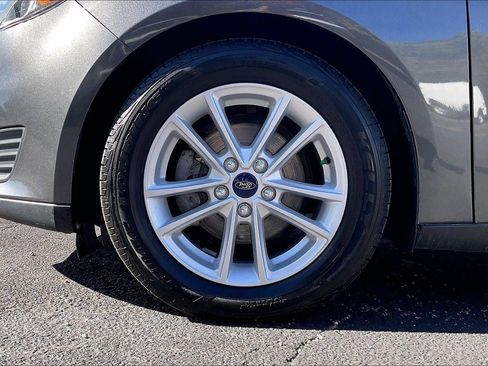 Used 2018 Ford Focus SE image 9