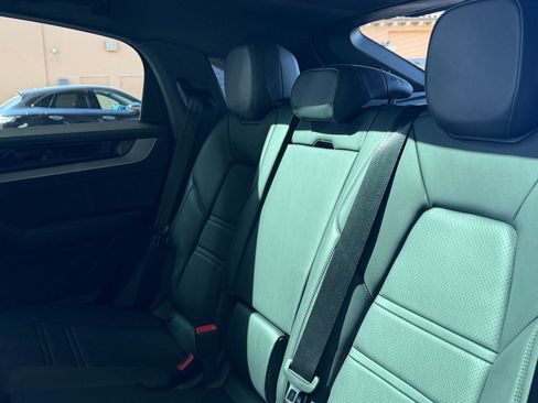 Certified 2025 Porsche Cayenne E-Hybrid Coupe AWD/4WD image 15