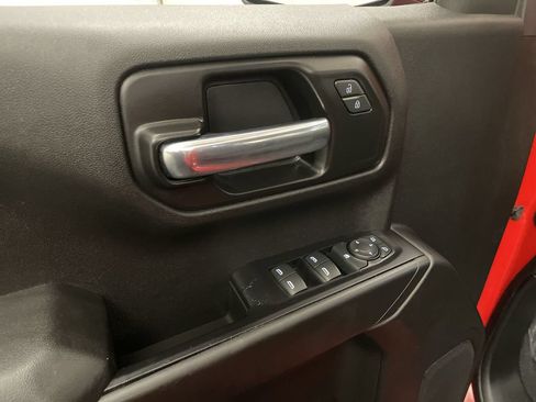 Used 2020 Chevrolet Silverado 1500 Custom w/ Custom Value Package AWD/4WD image 16