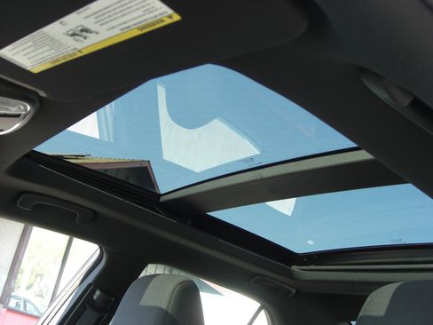 Used 2014 Chrysler 300 image 6