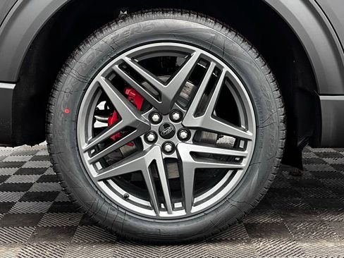 New 2026 Ford Explorer ST-Line w/ ST-Line Street Pack AWD/4WD image 17