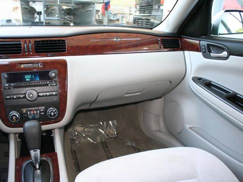 Used 2009 Chevrolet Impala LS image 12