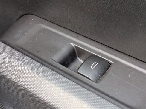 Used 2023 Chevrolet Colorado LT w/ LT Convenience Package II image 35