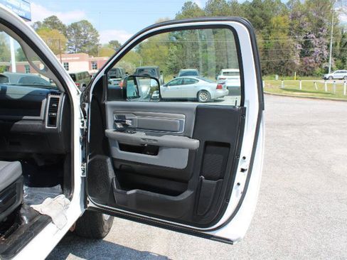 Used 2018 RAM 2500 Tradesman w/ Power & Remote Entry Group RWD image 14