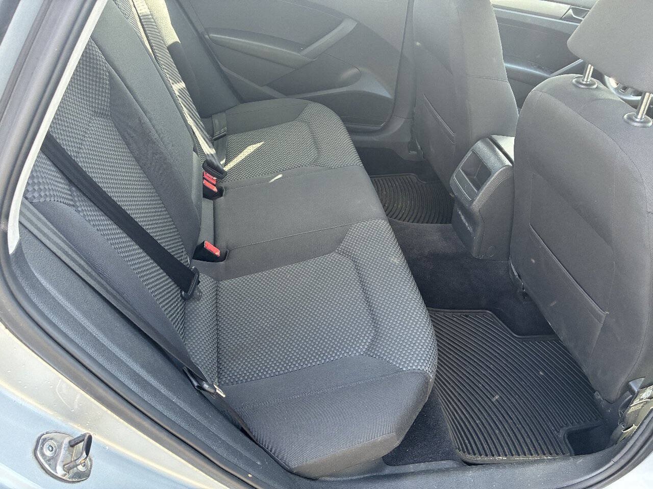 Used 2013 Volkswagen Passat 2.5 S FWD image 8