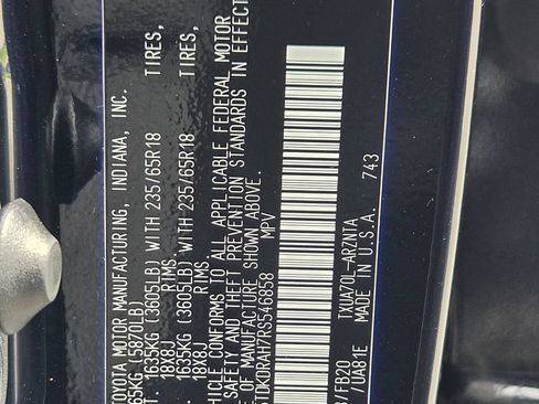 Used 2024 Toyota Highlander LE FWD image 32