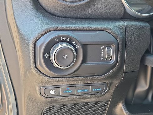 Used 2023 Jeep Wrangler Unlimited Sahara AWD/4WD image 24