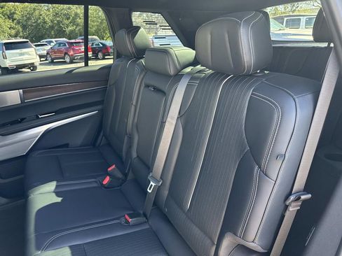 New 2026 Cadillac Vistiq Sport image 14