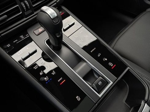 New 2026 Porsche Macan image 19