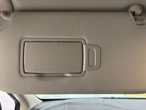Used 2025 Nissan Murano SV AWD/4WD image 25