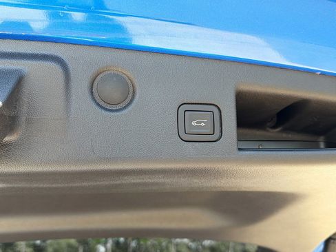 Used 2024 Chevrolet Equinox RS w/ RS Leather Package FWD image 31