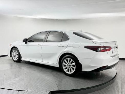 Used 2023 Toyota Camry LE FWD image 6