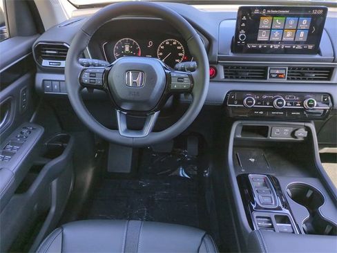 New 2025 Honda Pilot EX-L image 14