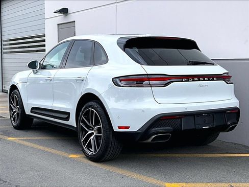 Certified 2026 Porsche Macan AWD/4WD image 3