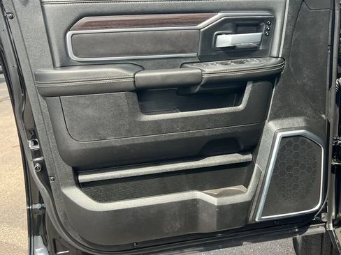 Used 2025 RAM 2500 Laramie AWD/4WD image 20