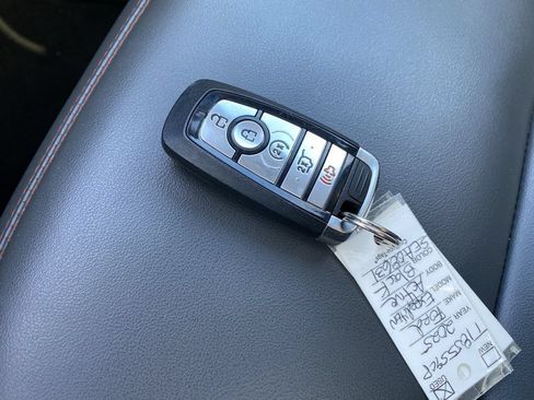 Used 2025 Ford Expedition Max Active AWD/4WD image 15