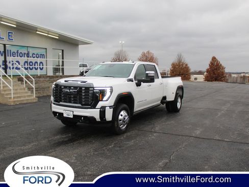Used 2024 GMC Sierra 3500 Denali Ultimate image 1