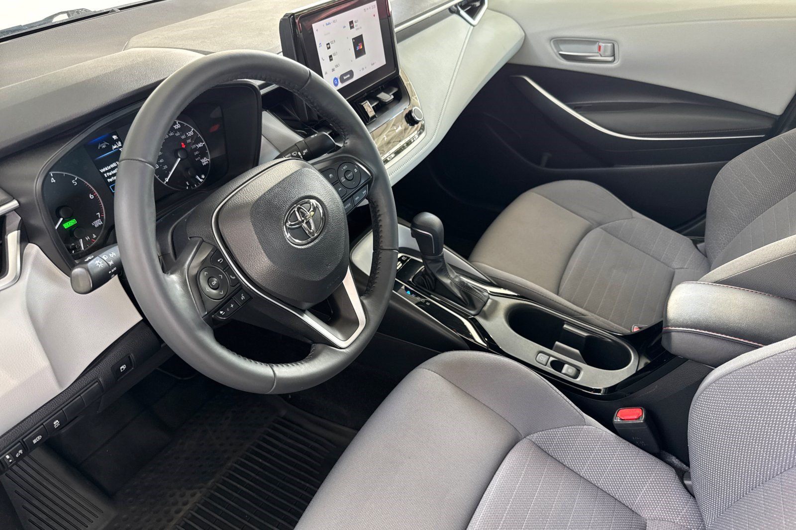 Used 2023 Toyota Corolla SE FWD image 11