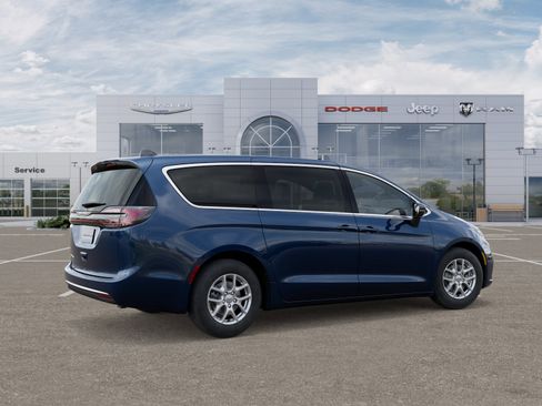 New 2025 Chrysler Pacifica Select image 42