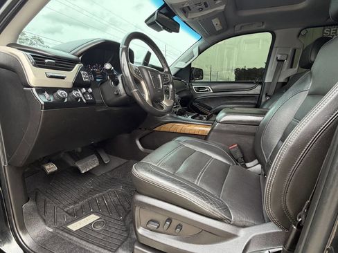 Used 2019 GMC Yukon XL Denali w/ Denali Ultimate Package image 5