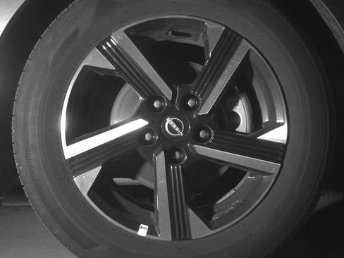 Used 2025 Nissan Sentra SV image 13