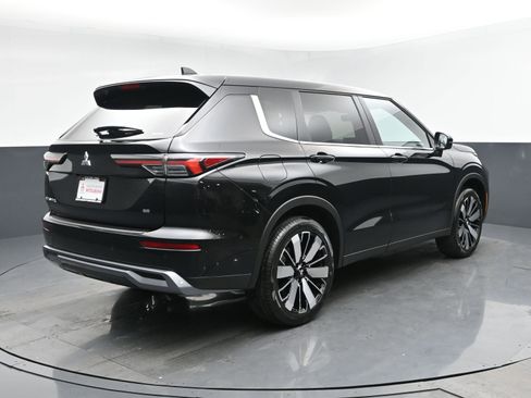 New 2025 Mitsubishi Outlander SE image 22