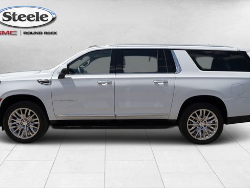 Used 2026 GMC Yukon XL Denali w/ Advanced Technology Package AWD/4WD image 4
