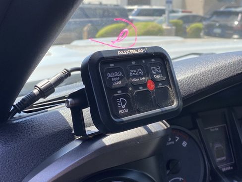 Used 2021 Toyota Tacoma TRD Sport w/ Technology Package RWD image 8