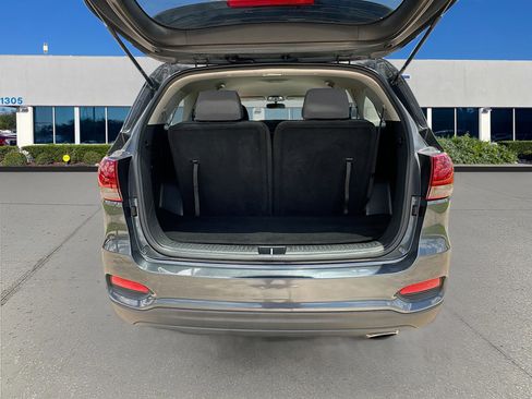 Used 2020 Kia Sorento LX FWD image 23