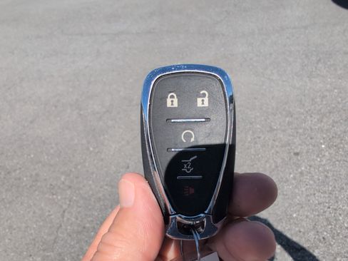 Used 2018 Chevrolet Equinox LT FWD image 14