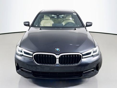 Used 2023 BMW 540i w/ Premium Package image 2