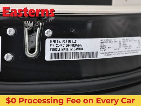Used 2023 Chrysler Pacifica Touring-L FWD image 37