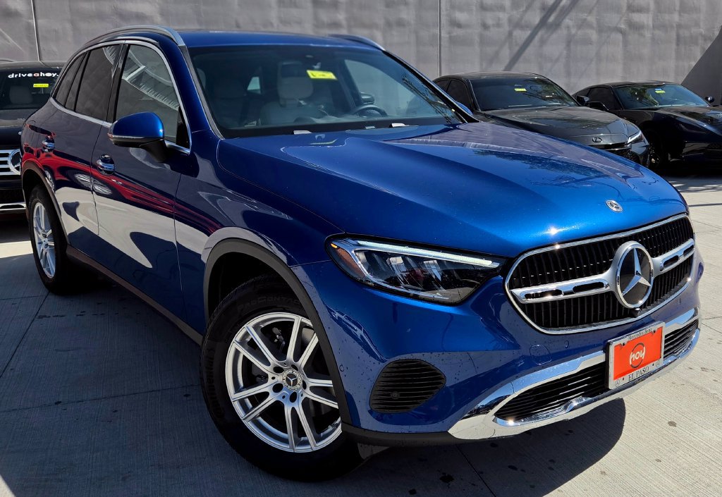 Used 2026 Mercedes-Benz GLC 300 image 1