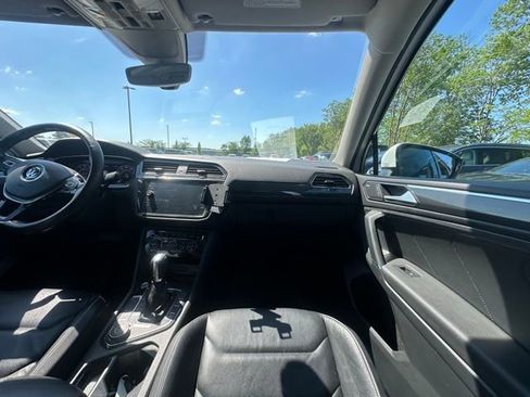 Used 2018 Volkswagen Tiguan SEL Premium AWD/4WD image 29
