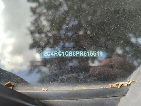 Used 2023 Chrysler Voyager LX FWD image 6