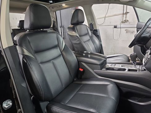 Used 2024 Nissan Murano SL image 10