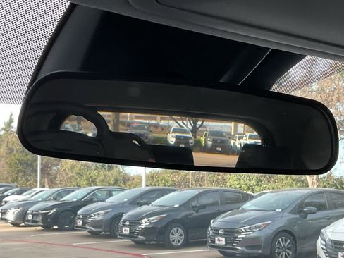 Used 2025 Toyota RAV4 XLE image 27