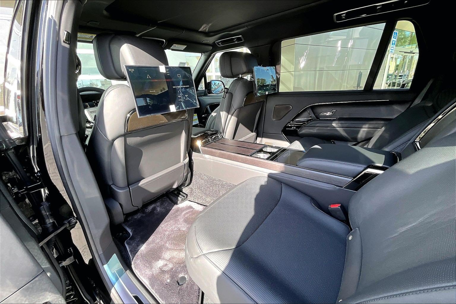 New 2026 Land Rover Range Rover Long Wheel Base SV AWD/4WD image 11