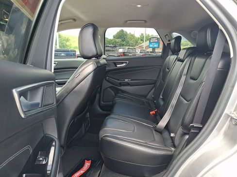 Used 2020 Ford Edge Titanium AWD/4WD image 10