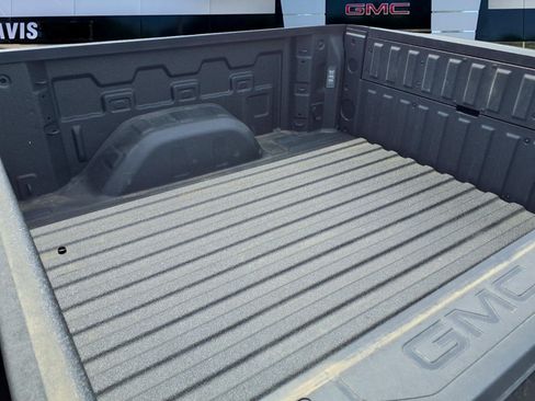 Used 2025 GMC Sierra 1500 AT4 w/ AT4 Premium Package AWD/4WD image 22