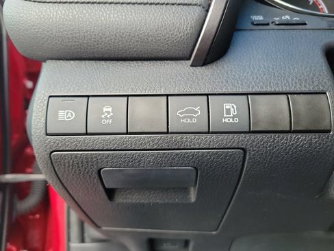 Used 2020 Toyota Camry LE FWD image 21