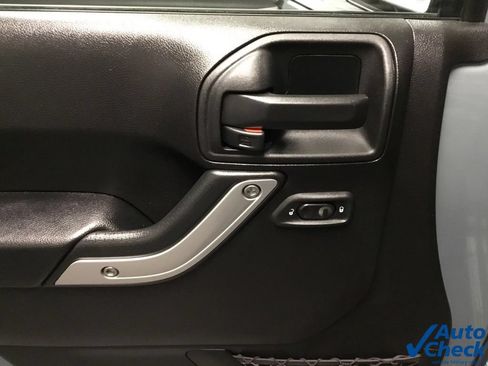 Used 2015 Jeep Wrangler Sahara w/ Connectivity Group AWD/4WD image 24