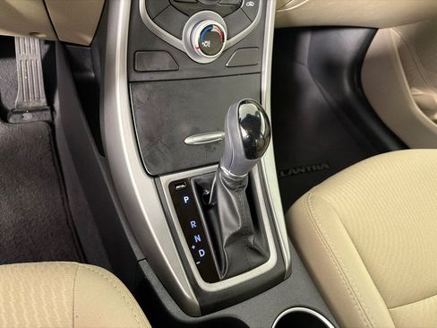 Used 2014 Hyundai Elantra SE FWD image 15